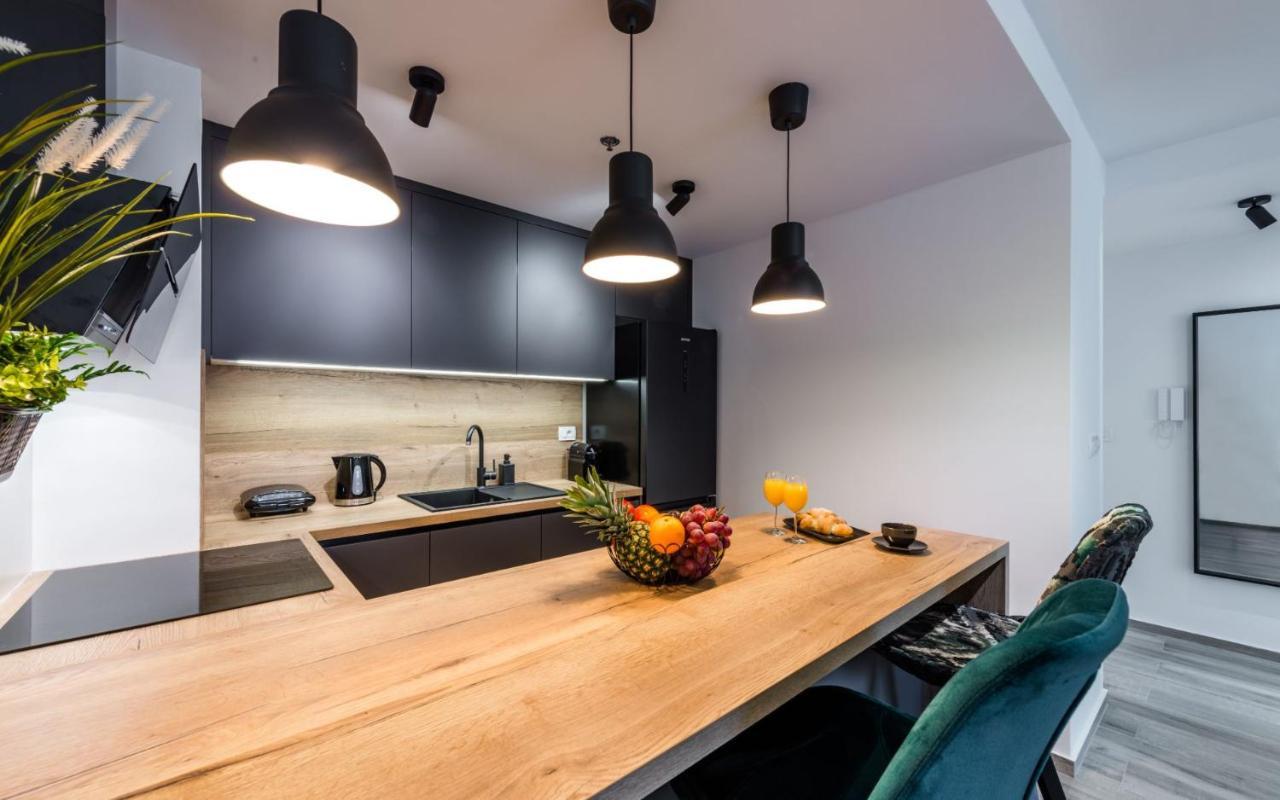 Chic Apartments Дубровник Екстериор снимка